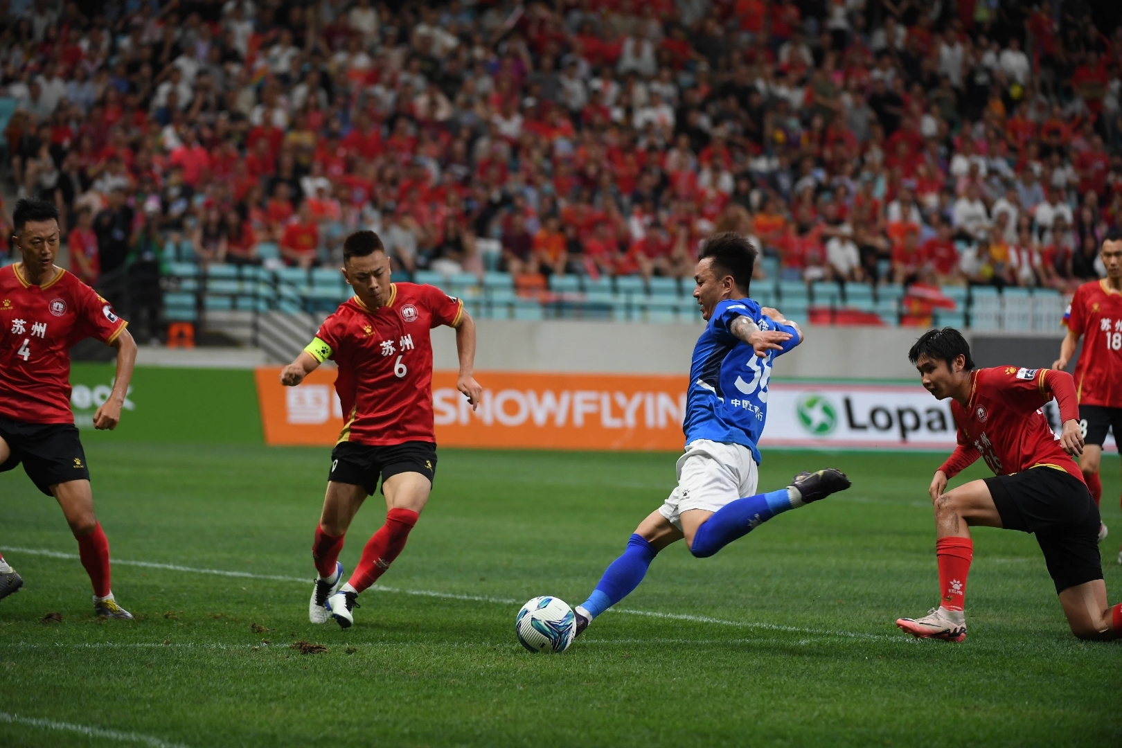 -赛地聚焦——法国杯今晚热度飙升，亚特兰大篮板制胜，气氛紧张，临场指挥获称赞